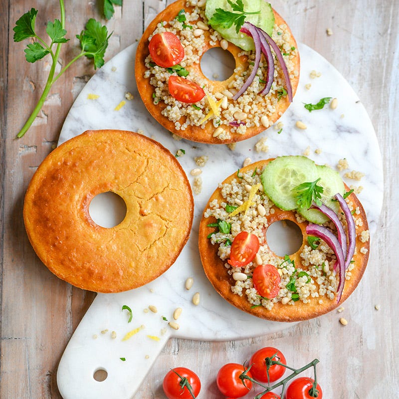 Veganer Bagel mit Salat