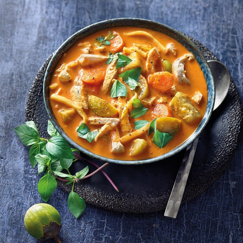 Kokossuppe mit Geflügelstreifen