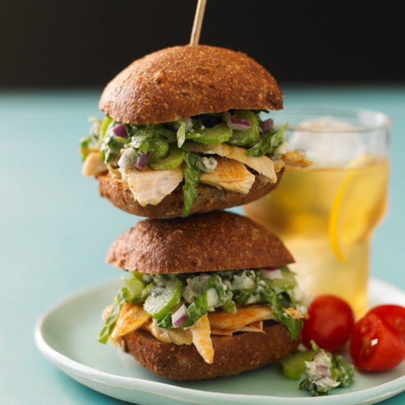 Photo de Petits hamburgers de poulet Buffalo au fromage bleu par WW