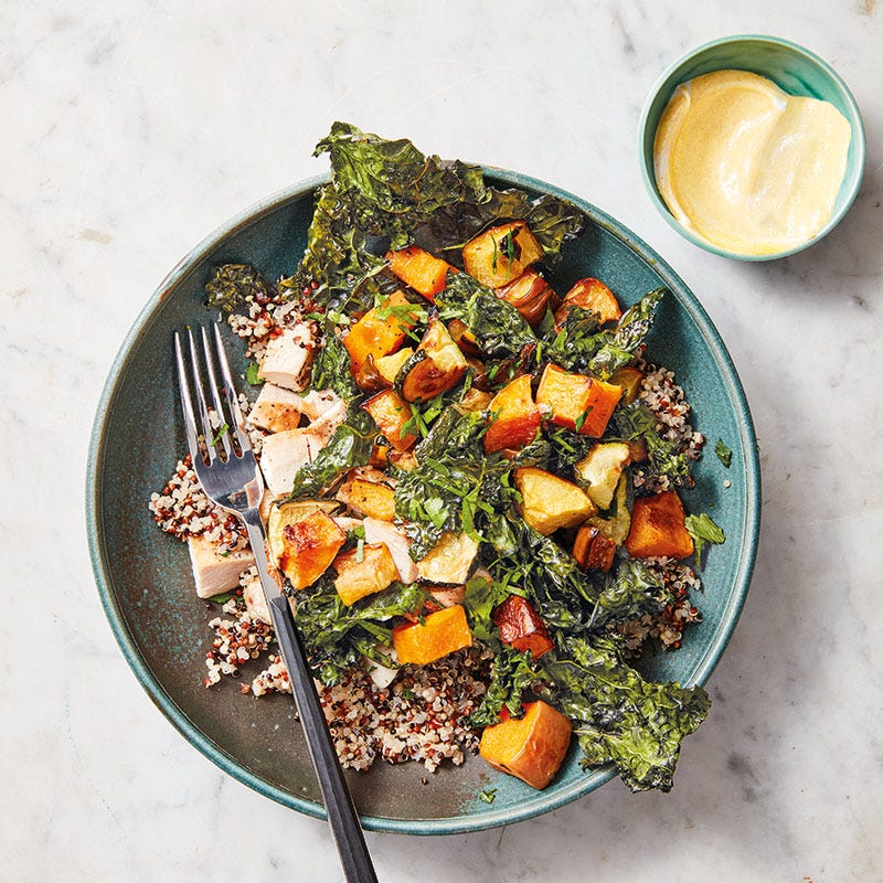 Quinoabowl mit Hähnchen, Kürbis & Grünkohl