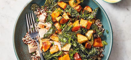 Quinoabowl mit Hähnchen, Kürbis & Grünkohl