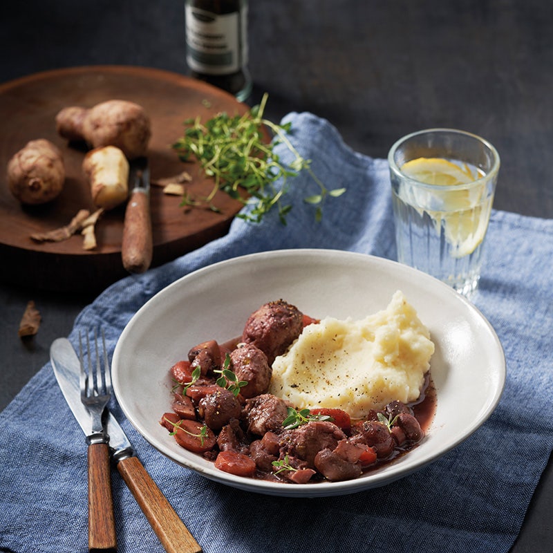 Geflügelbällchenpfanne mit Topinambur-Püree