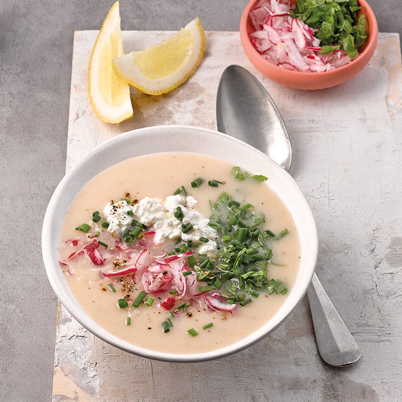 Radieschen-Kartoffel-Suppe mit Hüttenkäse