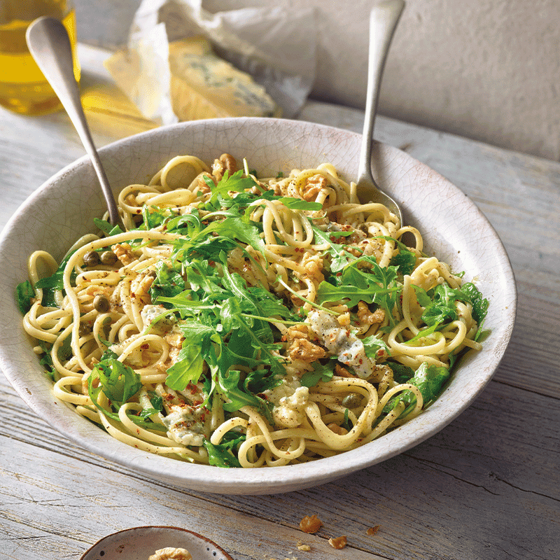 Linguine with gorgonzola and rocket