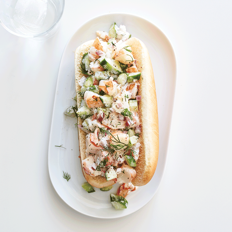 Prawn roll with cucumber and dill