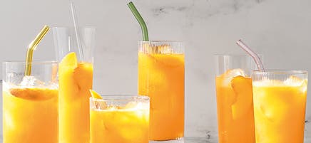Bubblig citron- och persikodrink