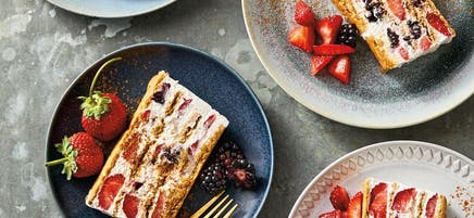 Strawberry & blackberry fridge cake