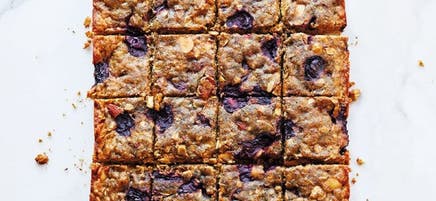 Barres d’avoine aux amandes et aux cerises