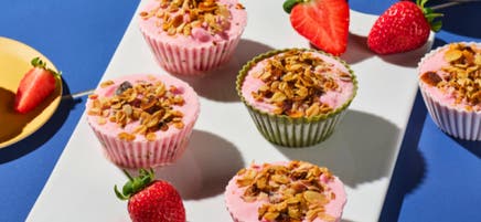 Strawberry-granola frozen yogurt cups