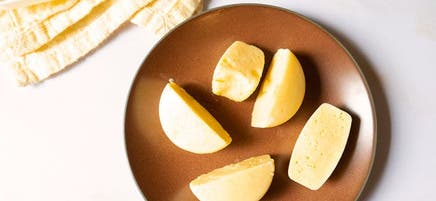 Peaches-and-cream frozen yogurt cubes