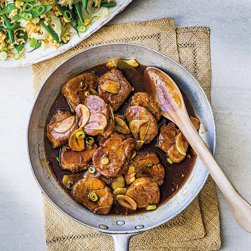Schweinemedaillons mit gebratenem Gemüse-Reis