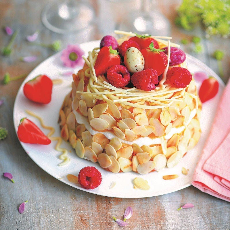 Nid de Pâques gourmand aux fruits rouges