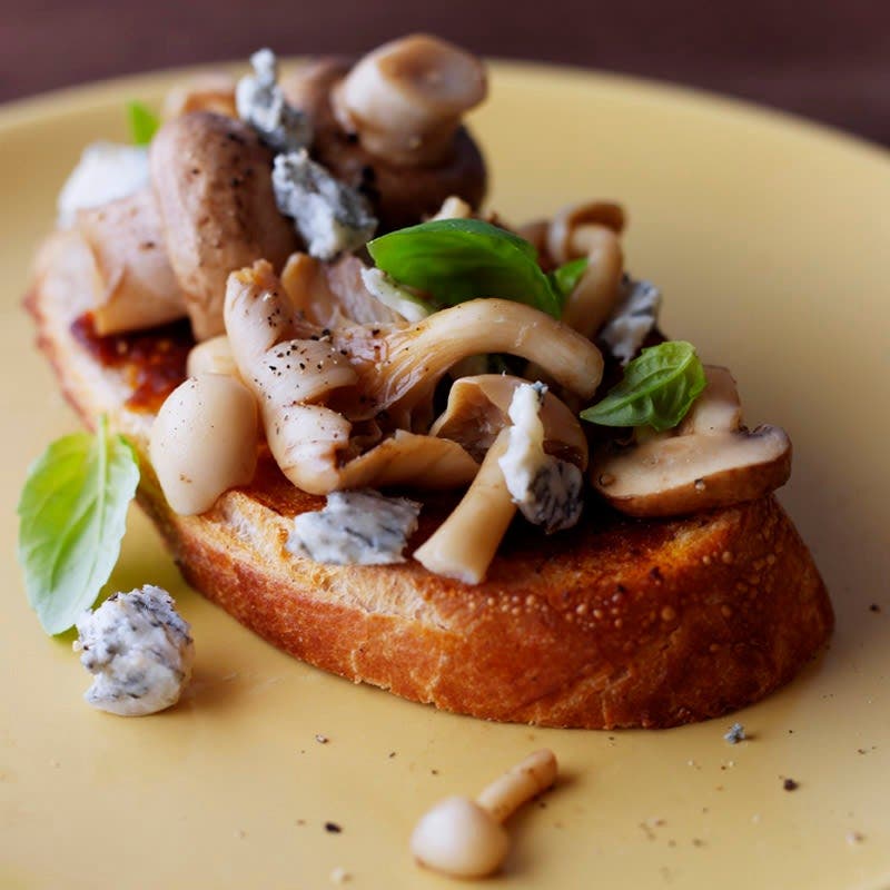 Gorgonzola-Pilz-Bruschetta