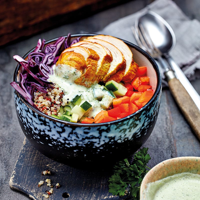 Photo de Bowl coloré au quinoa et sa vinaigrette de yaourt aux herbes prise par WW