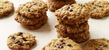 Biscuits croustillants aux flocons d’avoine et aux pépites de chocolat