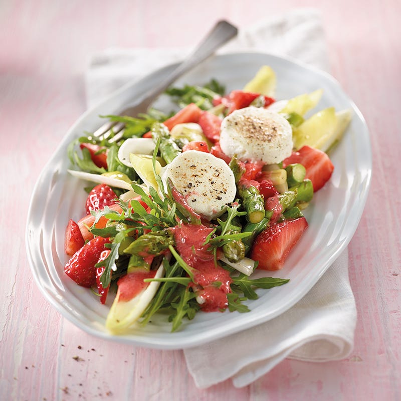 Photo de Salade d'asperges, fraises et fromages de chèvre chauds prise par WW