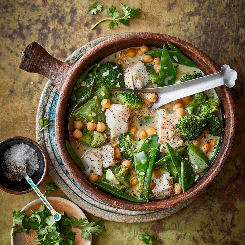 Grünes Fischcurry mit Kichererbsen