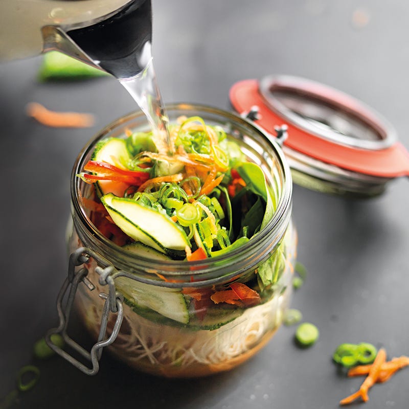 Foto van Noedelsoep in een pot door WW