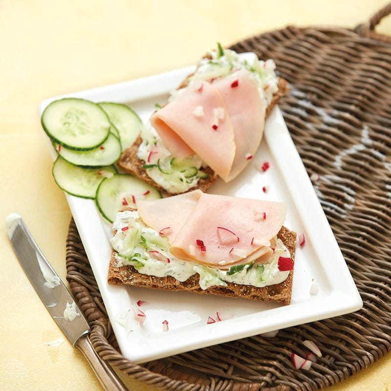 Foto van Knäckebröd met komkommerplattekaas door WW