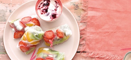Rijstrolletjes met fruit en marshmallows