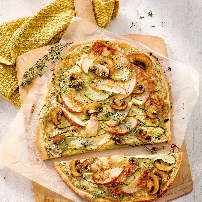 Birnen-Flammkuchen mit Zwiebelcreme