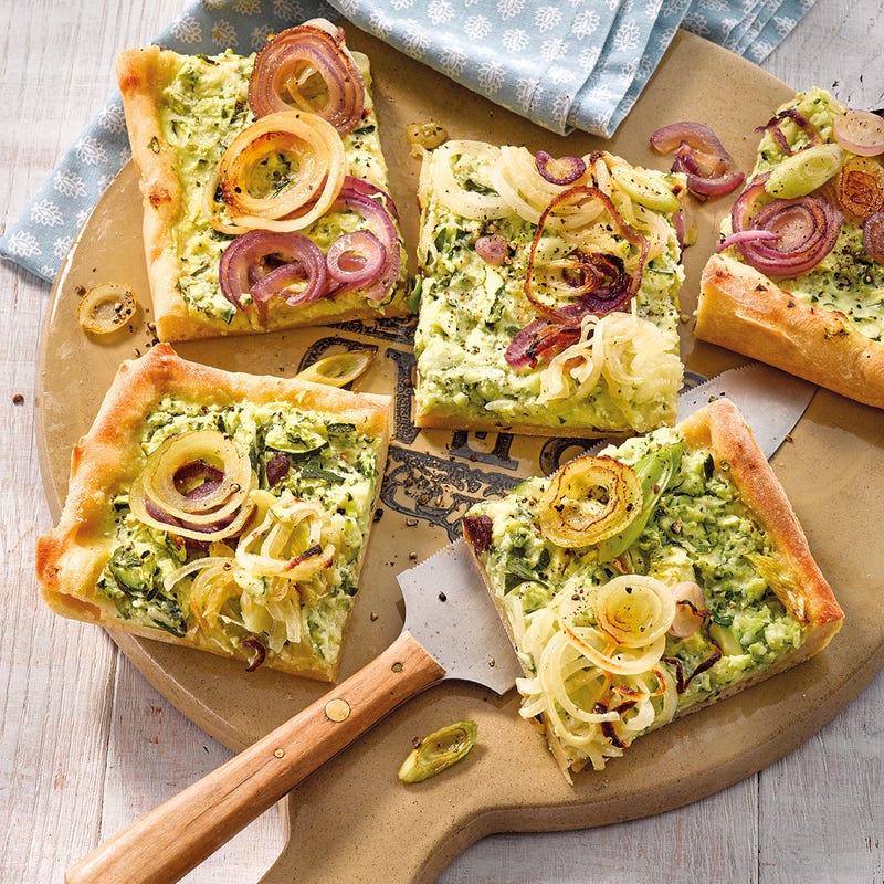 Zwiebel-Zucchini-Blechkuchen