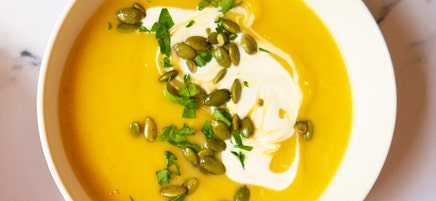 Creamy apple-parsnip soup