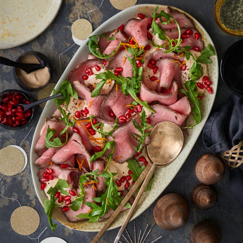 Roastbeef tonnato mit Granatapfelkernen