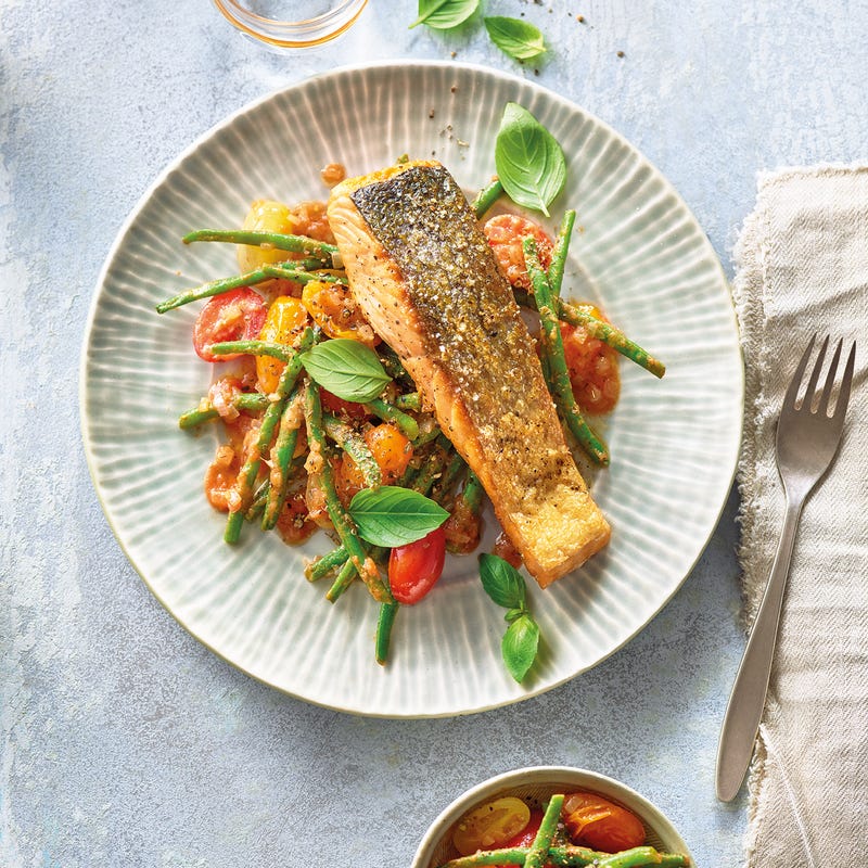 Lachsfilet auf Bohnen in Zitronensauce