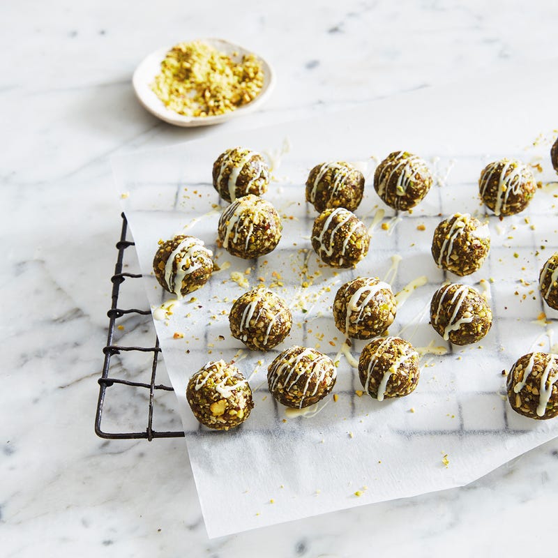 Bliss Balls mit Pistazie & Matcha