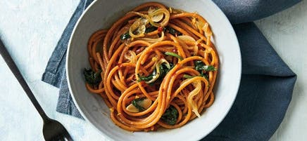 Spaghetti de lentilles aux épinards et aux anchois