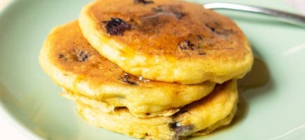Lemon-blueberry pancakes with cornmeal