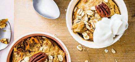 Carrot cake baked oats