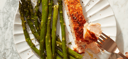 Salmon and asparagus tray bake