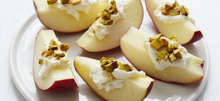 Quartiers de pomme au miel et aux pistaches