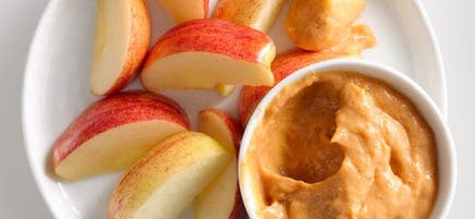 Apple Wedges with Pumpkin Spice Dip