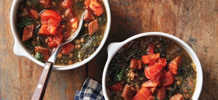 Soupe de lentilles au chorizo et au chou frisé