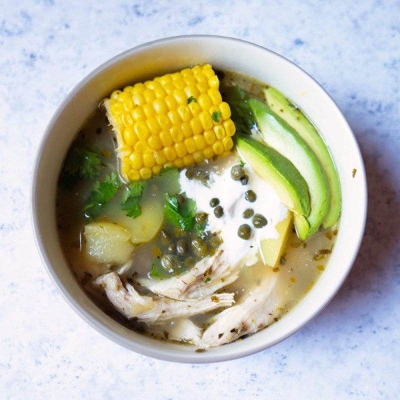 Photo de Ajiaco (ragoût colombien de poulet et de pommes de terre) par WW