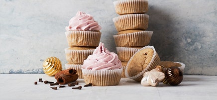Pepparkaksmuffins med lingonfrosting