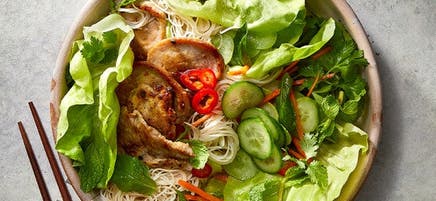 Bol de nouilles vietnamiennes au porc