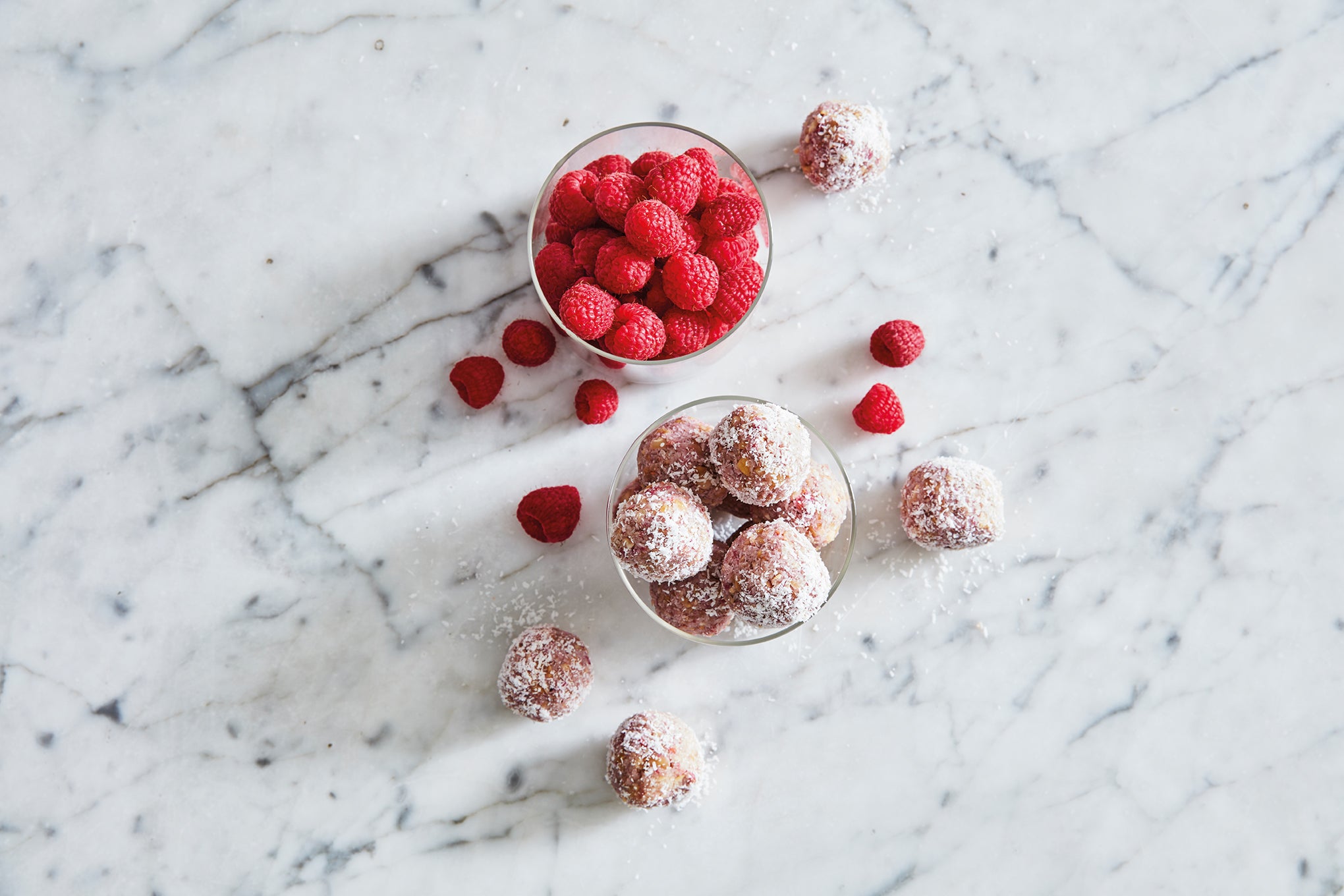 Himbeer-Zitronen-Bliss Balls Rezept | WW Deutschland Himbeer-Zitronen-Bliss Balls Rezept | WW Deutschland