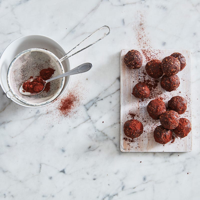 Bliss Balls mit Datteln & Mandeln