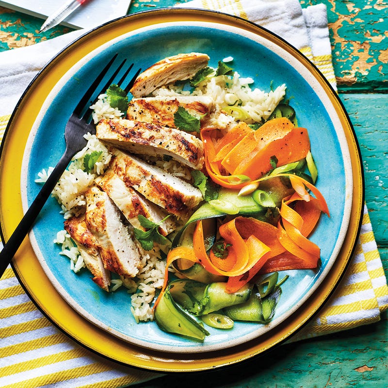 Ingwer-Zitronengras-Hähnchen mit Asiasalat