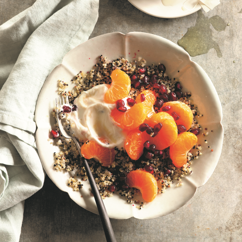 Breakfast bowl au quinoa, clémentine et grenade