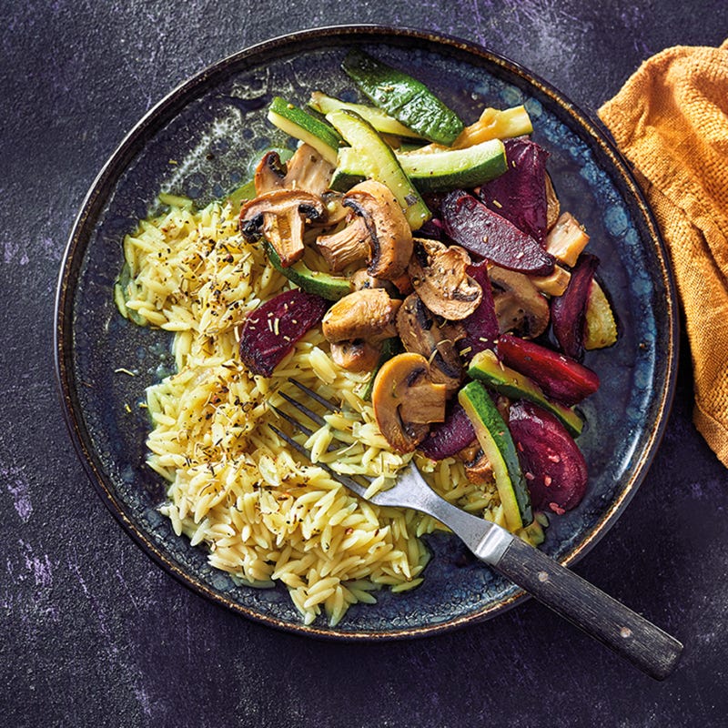 Orzo-Risotto mit Ofengemüse