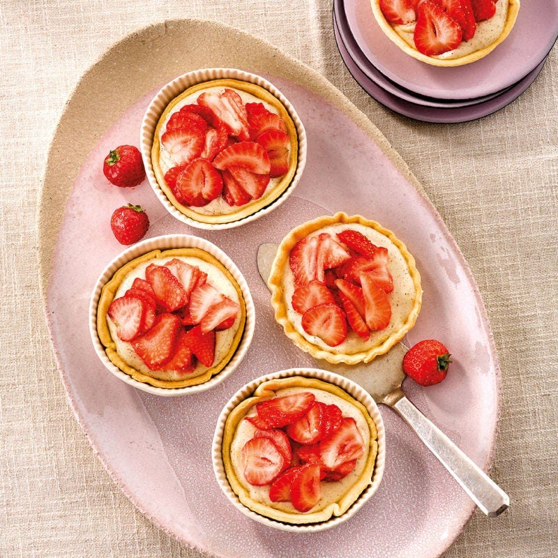 Pudding-Tartelettes mit Erdbeeren