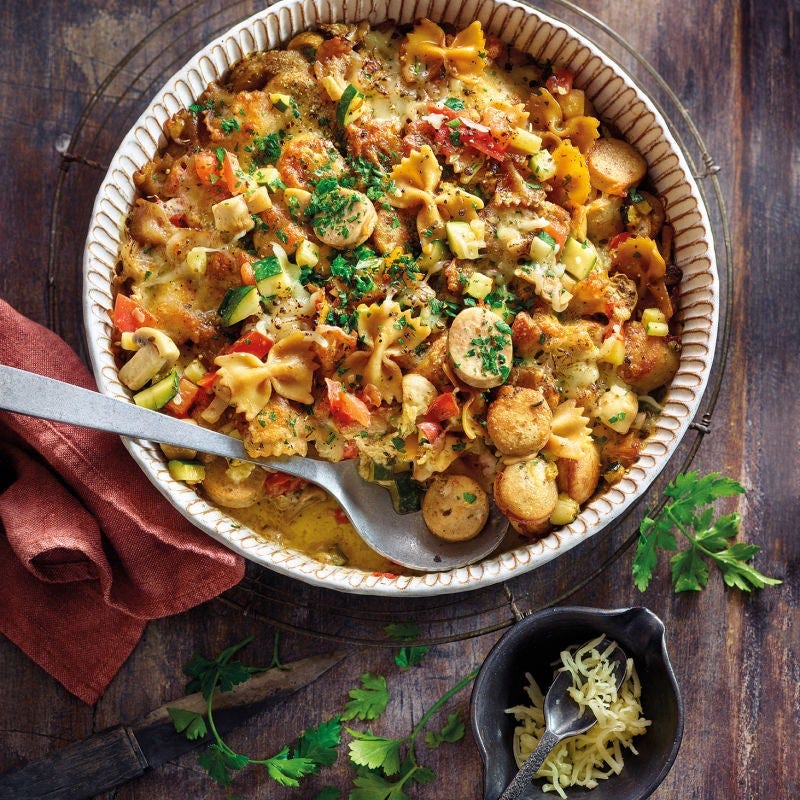 Nudelauflauf mit Bratwurst & Pilzen