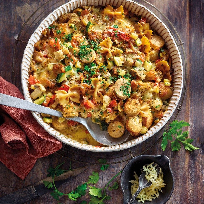 Nudelauflauf mit Bratwurst & Pilzen