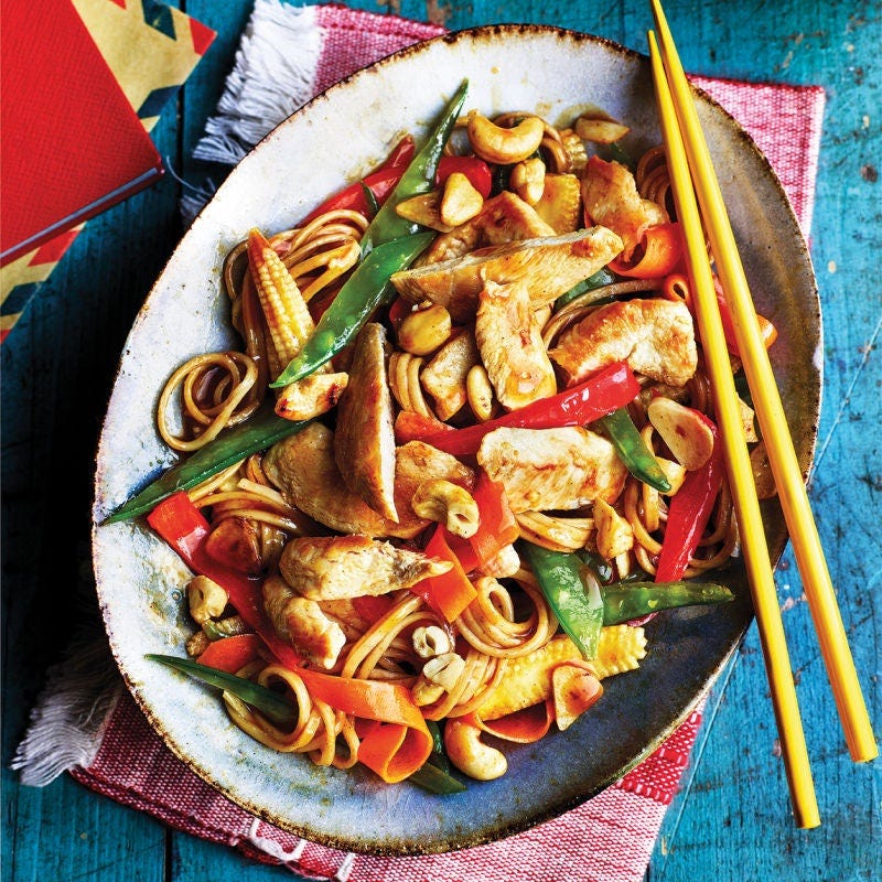 Nudel-Hähnchen-Pfanne mit Cashew