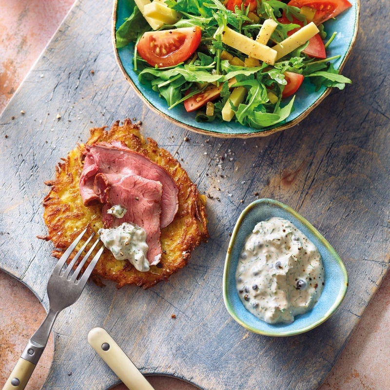Rösti mit Roastbeef & Salat